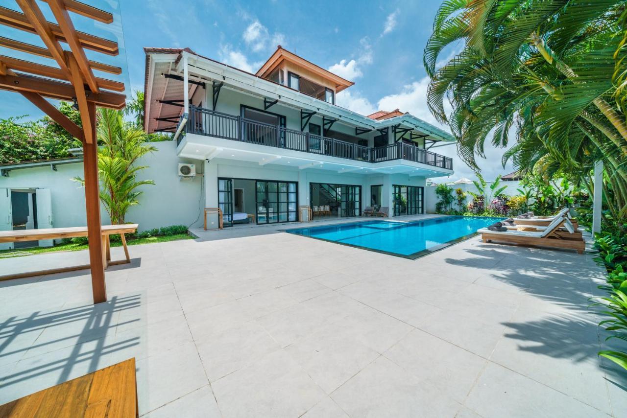 Villa Okenada - Modern 5-Bedroom Pool Villa In Berawa! Чангу Экстерьер фото
