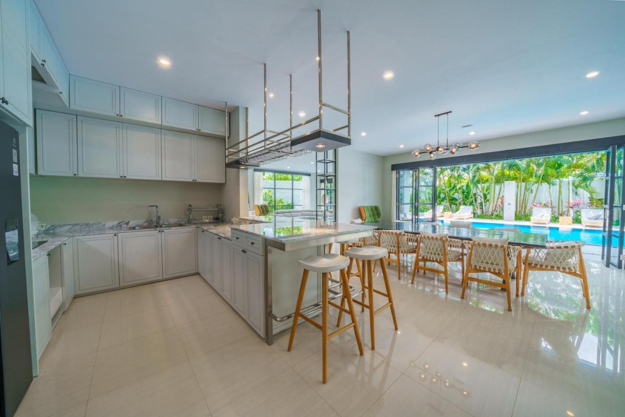 Villa Okenada - Modern 5-Bedroom Pool Villa In Berawa! Чангу Экстерьер фото