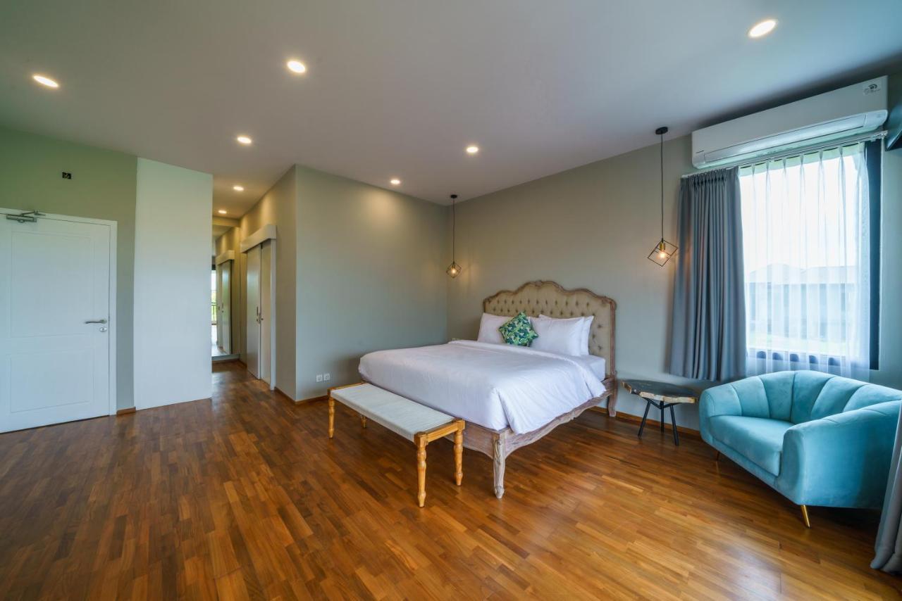 Villa Okenada - Modern 5-Bedroom Pool Villa In Berawa! Чангу Экстерьер фото