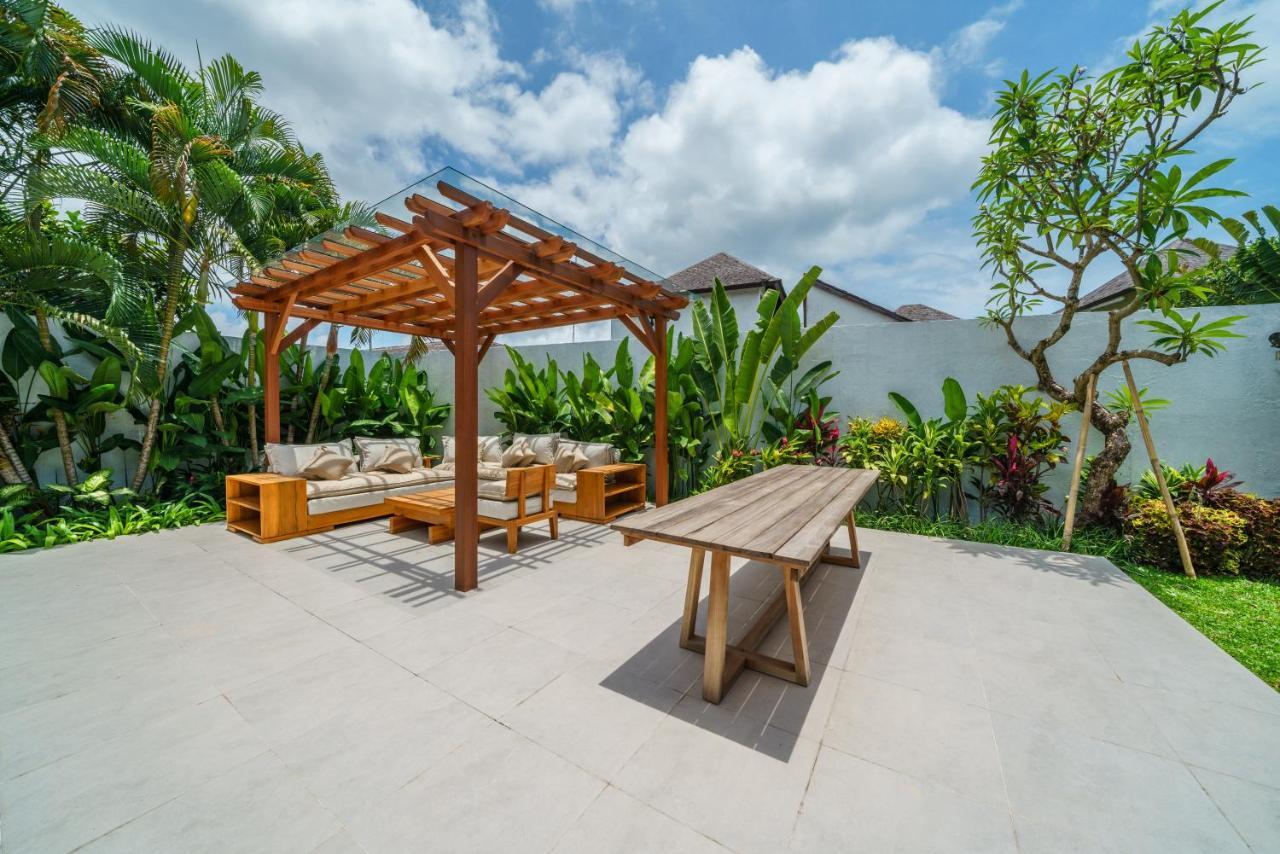 Villa Okenada - Modern 5-Bedroom Pool Villa In Berawa! Чангу Экстерьер фото