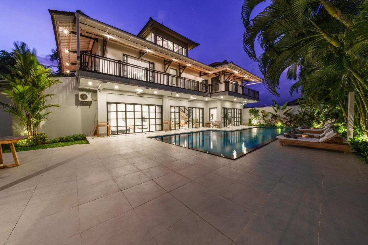 Villa Okenada - Modern 5-Bedroom Pool Villa In Berawa! Чангу Экстерьер фото